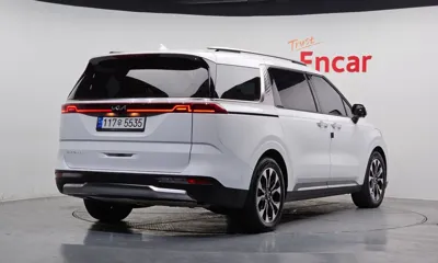 Kia Canival 2023, 130336 км, за 18163.2 USD