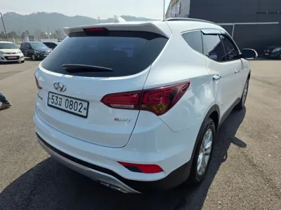 Hyundai Santafe 2016, 103650 км, за 8269.84 USD