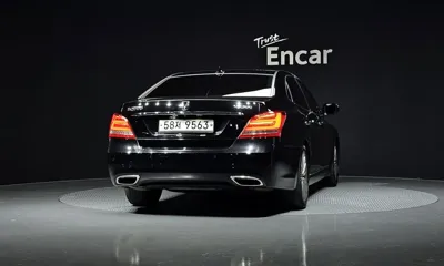 Hyundai Equus 2015, 275236 км, за 2901.91 USD