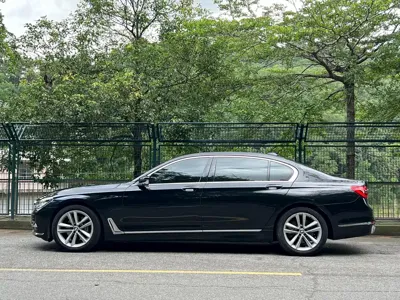 BMW 7 Series 2018, 130000 км, за 27221.37 USD