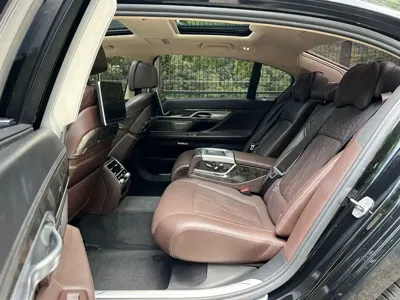 BMW 7 Series 2018, 130000 км, за 27221.37 USD - фото 17