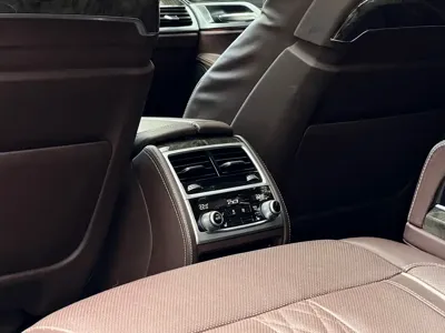 BMW 7 Series 2018, 130000 км, за 27221.37 USD - фото 18