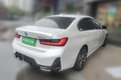BMW 3 Series 2023, 29400 км, за 34437 USD