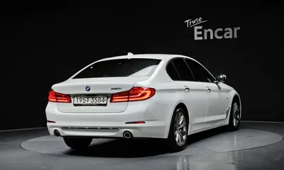 BMW 5-Series 2018, 81113 км, за 17211.91 USD