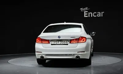 BMW 5-Series 2018, 81113 км, за 17211.91 USD