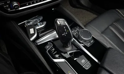 BMW 5-Series 2018, 81113 км, за 17211.91 USD - фото 9