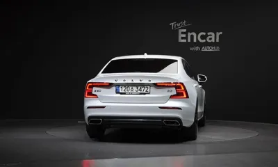Volvo S60 2021, 25288 км, за 20940 USD
