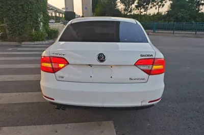 Skoda Superb 2015, 119400 км, за 4305 USD