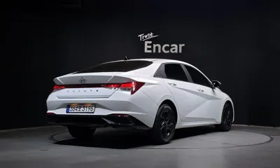Hyundai Avante 2023, 101085 км, за 10288.46 USD
