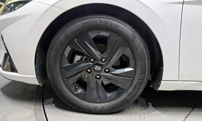 Hyundai Avante 2023, 101085 км, за 10288.46 USD