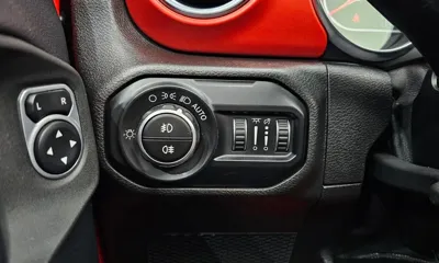 Jeep Wrangler 2019, 139870 км, за 21402.57 USD - фото 30