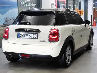 MINI Cooper 2016, 116000 км, за 5120.13 USD