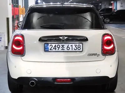 MINI Cooper 2016, 116000 км, за 5120.13 USD
