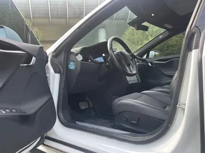Tesla Model S 2019, 136000 км, за 16671.25 USD - фото 13