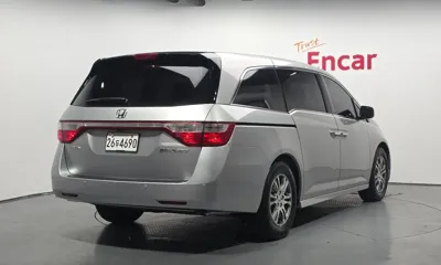 Honda Odyssey 2013, 95679 км, за 6446.57 USD