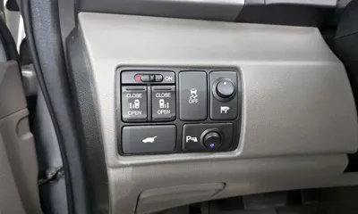 Honda Odyssey 2013, 95679 км, за 6446.57 USD - фото 18