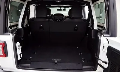 Jeep Wrangler 2022, 53285 км, за 29210.98 USD - фото 20