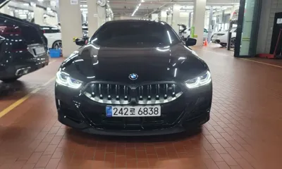 BMW 8-Series · 2025 год
