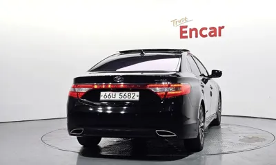 Hyundai Grandeur 2014, 140493 км, за 4413.96 USD