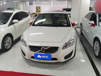 Volvo C30 2013, 95800 км, за 4701.77 USD
