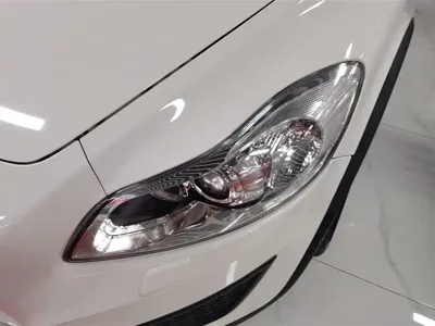 Volvo C30 2013, 95800 км, за 4701.77 USD