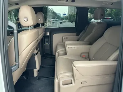 Li Auto Li MEGA 2025, 10000 км, за 58465.52 USD