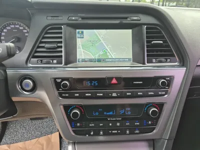 Hyundai Sonata 2015, 85966 км, за 7475.78 USD - фото 9