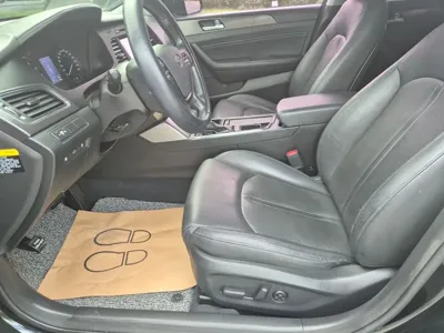 Hyundai Sonata 2015, 85966 км, за 7475.78 USD - фото 19