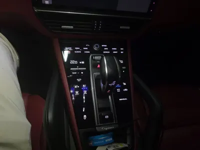 Porsche Cayenne 2021, 64200 км, за 50899.03 USD - фото 11