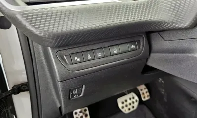 Peugeot 2008 2015, 168216 км, за 1652.57 USD - фото 17