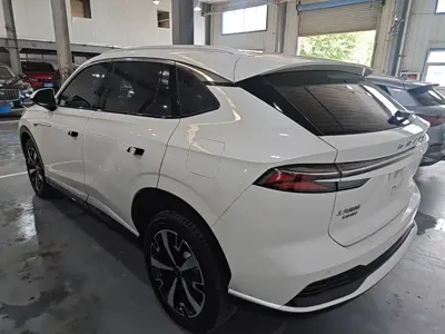 Roewe D5X DMH 2024, 2100 км, за 11268.6 USD