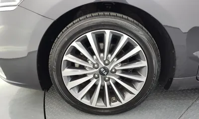 Kia K7 2017, 93142 км, за 7615.89 USD