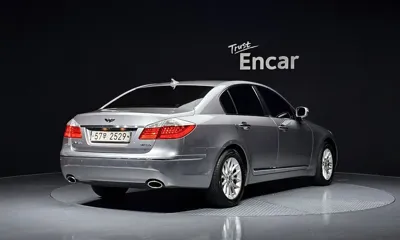 Hyundai Genesis 2009, 230826 км, за 2537.08 USD