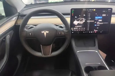 Tesla Model Y 2022, 88800 км, за 25600 USD - фото 7