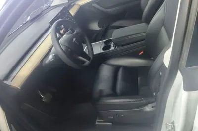 Tesla Model Y 2022, 88800 км, за 25600 USD - фото 11
