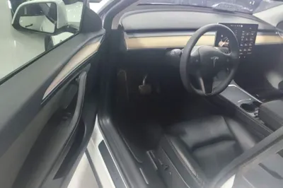 Tesla Model Y 2022, 88800 км, за 25600 USD - фото 12