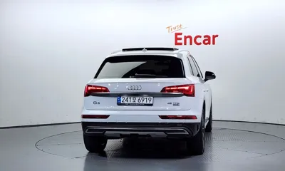 Audi Q5 2023, 38843 км, за 27361.58 USD