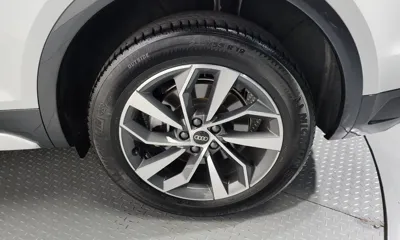 Audi Q5 2023, 38843 км, за 27361.58 USD