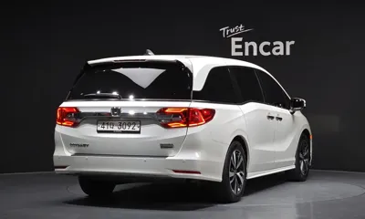 Honda Odyssey 2018, 105150 км, за 15989.43 USD