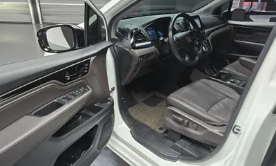 Honda Odyssey 2018, 105150 км, за 15989.43 USD - фото 11