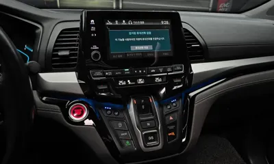 Honda Odyssey 2018, 105150 км, за 15989.43 USD - фото 16