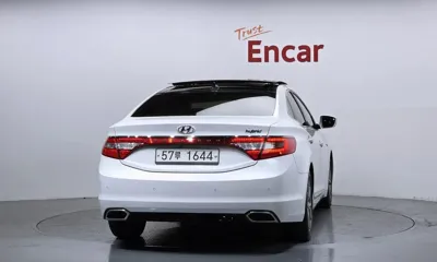 Hyundai Grandeur 2016, 170753 км, за 5534.93 USD
