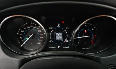 Jaguar XE 2017, 75842 км, за 6505.17 USD - фото 8