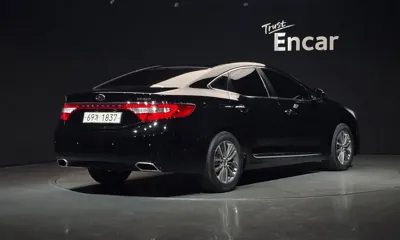 Hyundai Grandeur 2016, 176718 км, за 3192.18 USD