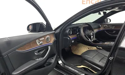 Mercedes-Benz E-Class 2021, 61987 км, за 22136.09 USD - фото 12