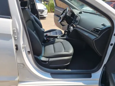 Hyundai Avante 2019, 124000 км, за 6104.77 USD - фото 11