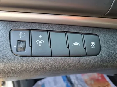 Hyundai Avante 2019, 124000 км, за 6104.77 USD - фото 19