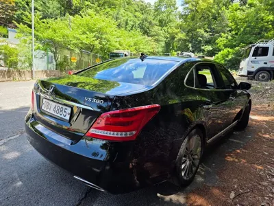 Hyundai Equus 2013, 237732 км, за 5120.13 USD