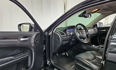 Chrysler 300C 2015, 142247 км, за 5860.52 USD - фото 10