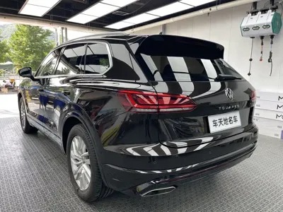 Volkswagen Touareg 2023, 118000 км, за 33292.02 USD - фото 8